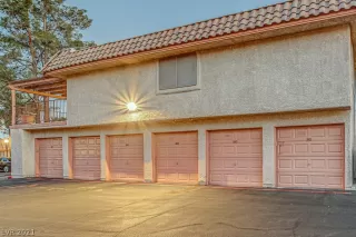 Photo #3: 2330419 Listing