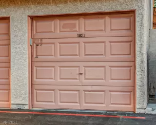 Photo #4: 2330419 Listing