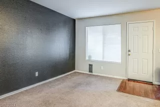 Photo #5: 2330419 Listing