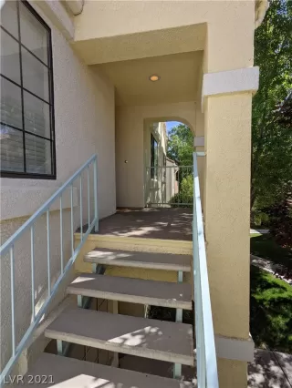 Photo #5: 2330425 Listing 