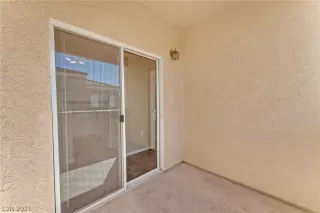 Photo #4: 2330435 Listing