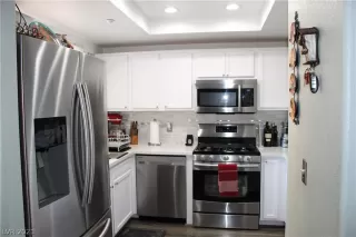 Photo #3: 2330444 Listing 