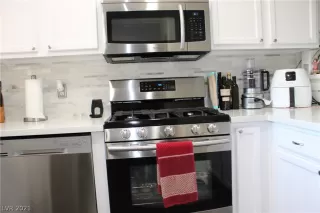 Photo #6: 2330444 Listing 