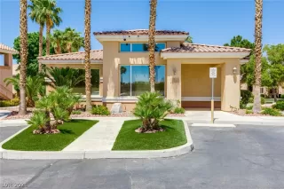 Photo #2: 2330453 Listing 