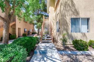 Photo #4: 2330453 Listing 