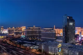 Photo #2: 2330504 Listing