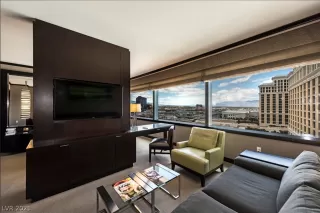 Photo #5: 2330504 Listing