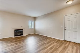 Photo #3: 2330529 Listing 