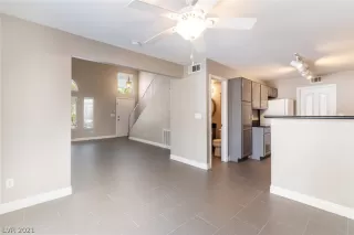 Photo #4: 2330534 Listing