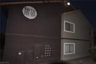 Photo #2: 2330556 Listing 