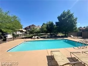 Photo #3: 2330556 Listing 