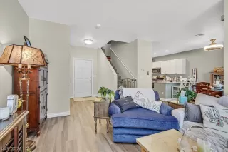 Photo #2: 2330612 Listing