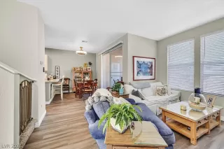 Photo #5: 2330612 Listing