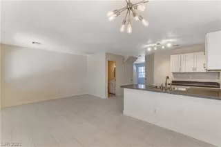 Photo #3: 2330636 Listing 