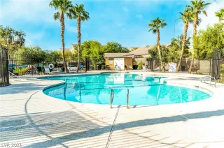 Photo #2: 2330643 Listing 