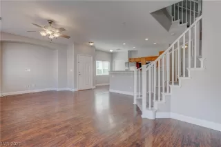 Photo #2: 2330658 Listing