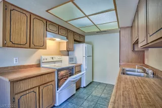 Photo #3: 2330722 Listing