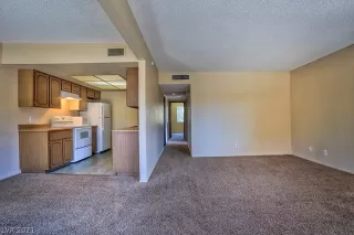 Photo #4: 2330722 Listing