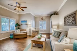 Photo #4: 2330752 Listing