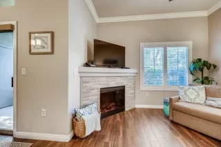 Photo #6: 2330752 Listing