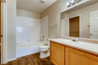 Photo #5: 2330759 Listing 