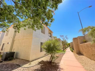 Photo #1: 2330787 Listing