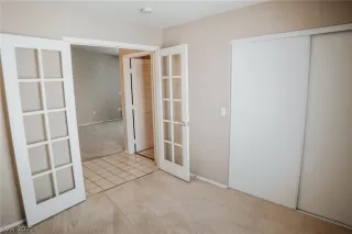 Photo #4: 2330787 Listing