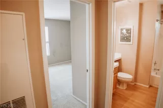 Photo #6: 2330787 Listing