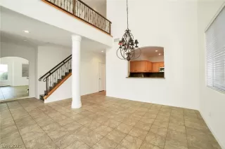 Photo #1: 2330790 Listing 