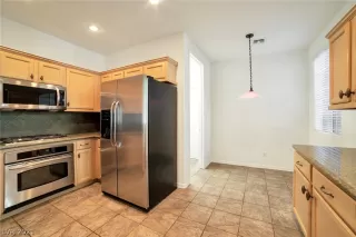 Photo #3: 2330790 Listing 