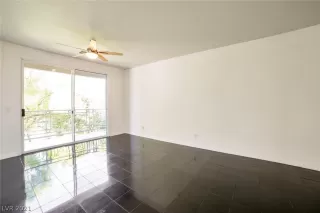 Photo #6: 2330790 Listing 