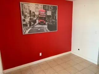 Photo #5: 2330797 Listing