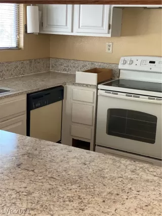 Photo #1: 2330802 Listing 