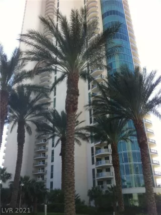 Photo #4: 2330809 Listing