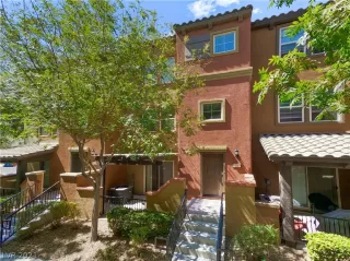 Photo #1: 2330814 Listing