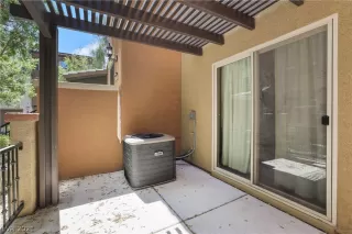 Photo #2: 2330814 Listing