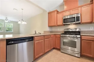 Photo #4: 2330814 Listing