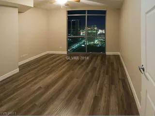 Photo #3: 2330863 Listing