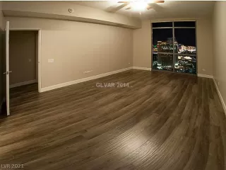 Photo #5: 2330863 Listing