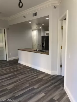 Photo #3: 2330864 Listing