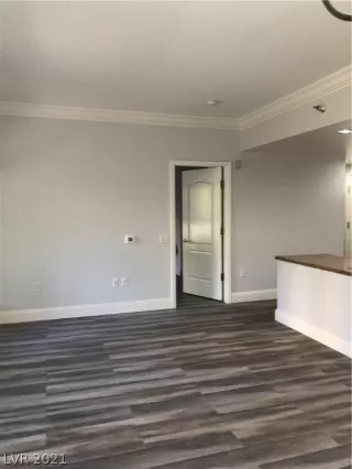 Photo #4: 2330864 Listing