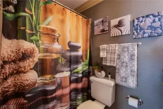 Photo #1: 2330865 Listing 