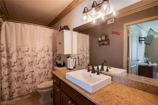 Photo #5: 2330865 Listing 