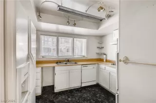 Photo #3: 2330877 Listing 