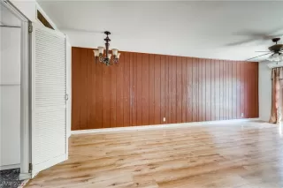 Photo #6: 2330877 Listing 