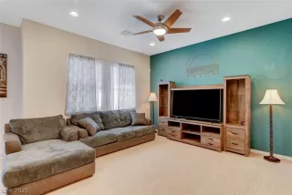 Photo #6: 2330883 Listing 