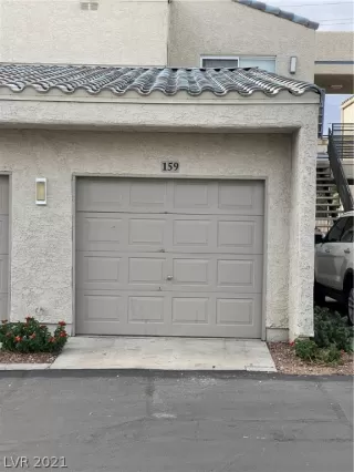 Photo #4: 2330886 Listing 
