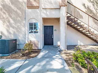 Photo #1: 2330888 Listing