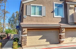 Photo #1: 2330894 Listing