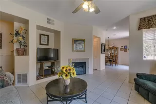 Photo #2: 2330931 Listing